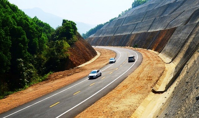 Day nhanh tien do giai phong mat bang cao toc Bac - Nam phia Dong - Hinh anh 1