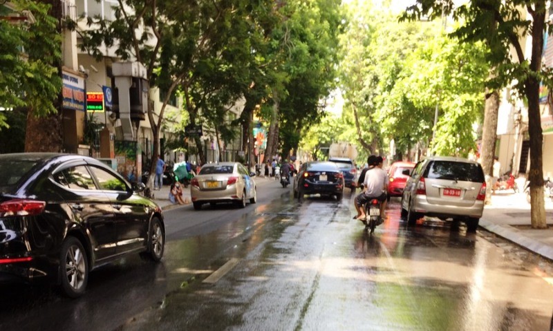 Ha Noi tuoi nuoc, rua duong chong nong - Hinh anh 2