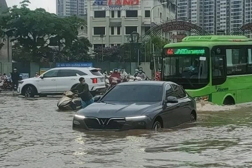 O to, xe may can lam gi khi bi ngap nuoc? - Hinh anh 1