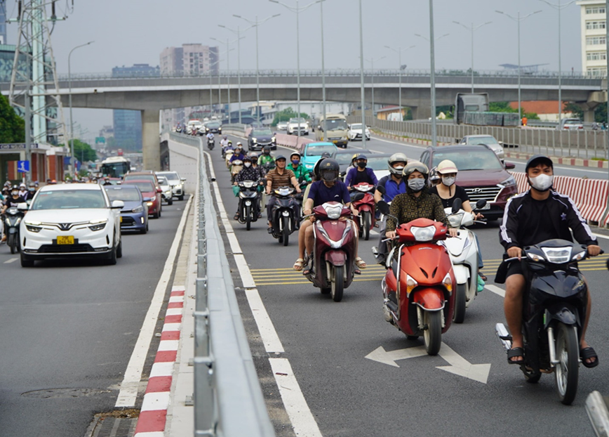 Cau vuot Mai Dich: Giao thong thuan loi - Hinh anh 3