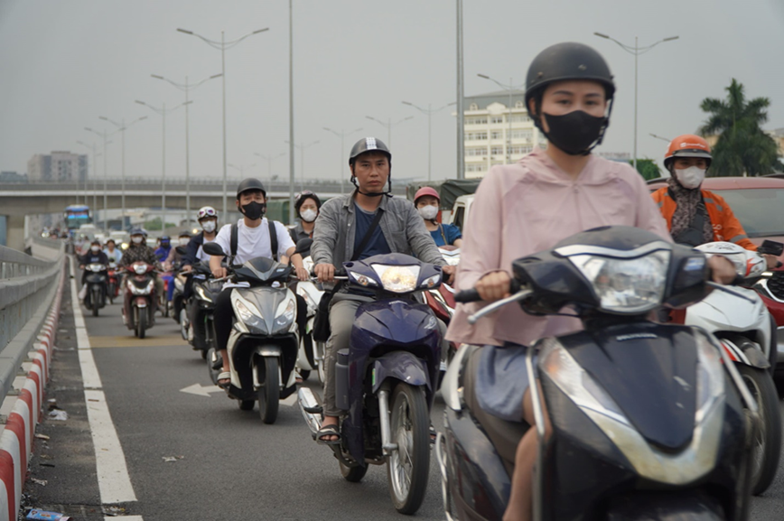 Cau vuot Mai Dich: Giao thong thuan loi - Hinh anh 2