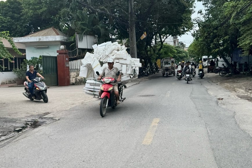 Xe ba banh, xe tu che “tai chiem” duong pho Ha Noi - Hinh anh 10