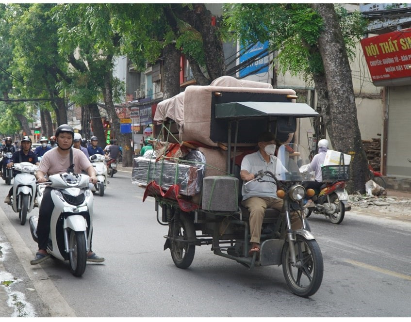 Xe ba banh, xe tu che “tai chiem” duong pho Ha Noi - Hinh anh 3