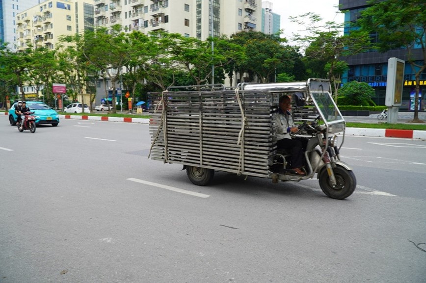 Xe ba banh, xe tu che “tai chiem” duong pho Ha Noi - Hinh anh 5