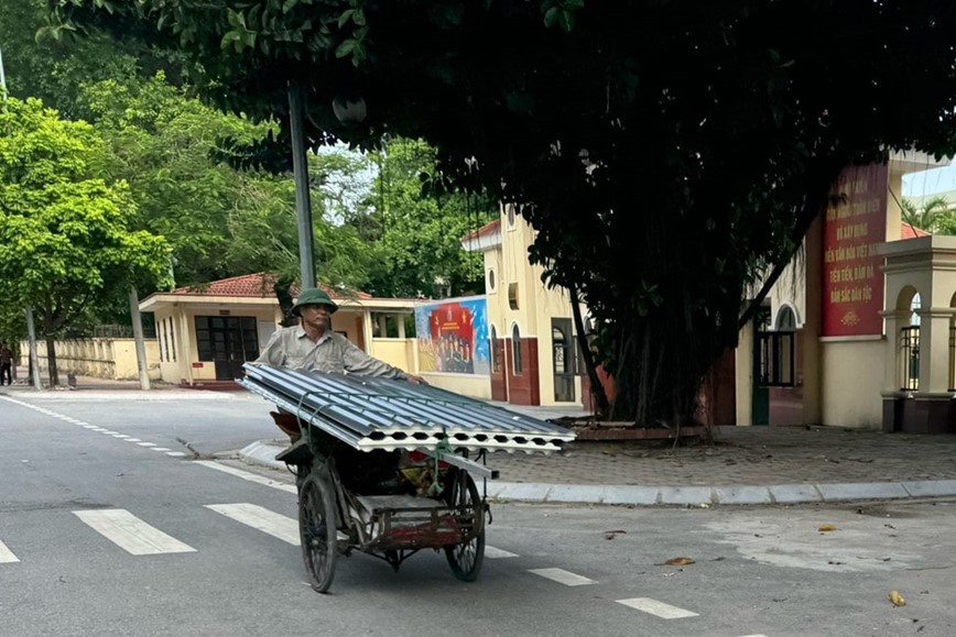 Xe ba banh, xe tu che “tai chiem” duong pho Ha Noi - Hinh anh 13