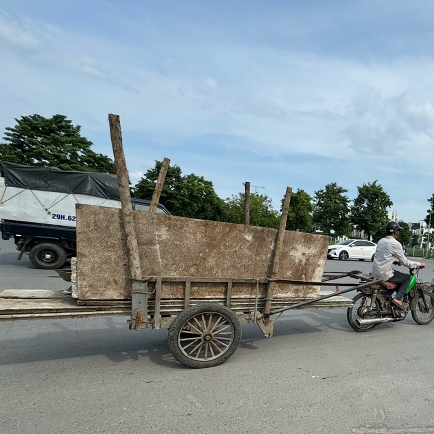 Xe ba banh, xe tu che “tai chiem” duong pho Ha Noi - Hinh anh 11