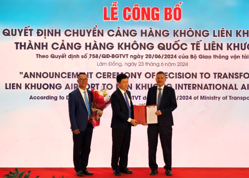 Cang hang khong Lien Khuong chinh thuc tro thanh cang hang khong quoc te - Hinh anh 2