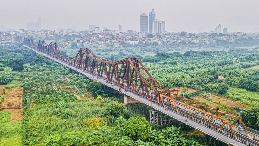 Nhung cay cau di cung nam thang tai Ha Noi - Hinh anh 1