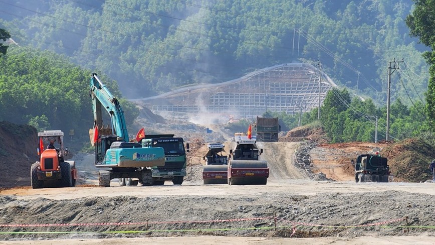 Giai phong 100% mat bang cao toc Quang Ngai - Hoai Nhon - Hinh anh 4