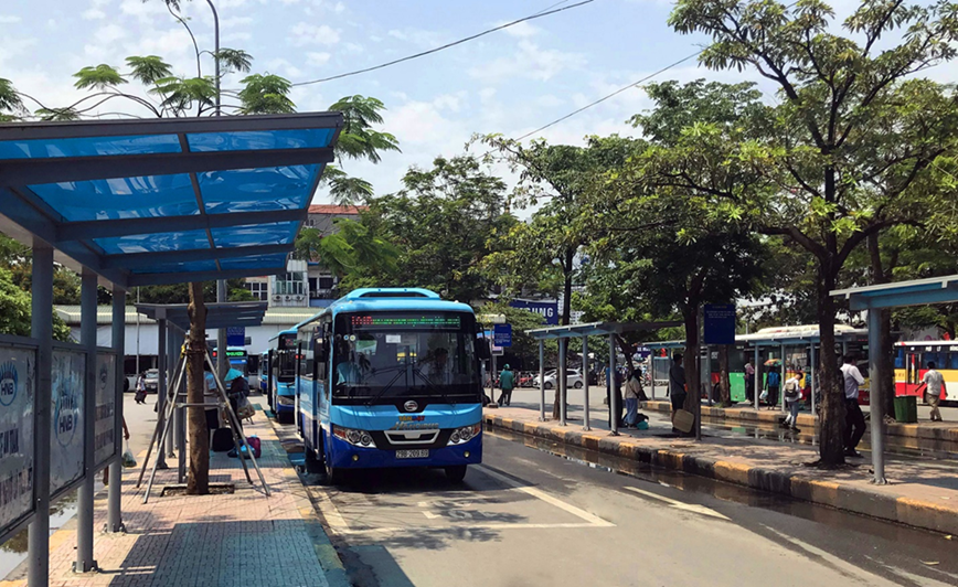 Ha Noi tinh tang gia ve xe buyt, nguoi dan dong tinh - Hinh anh 2