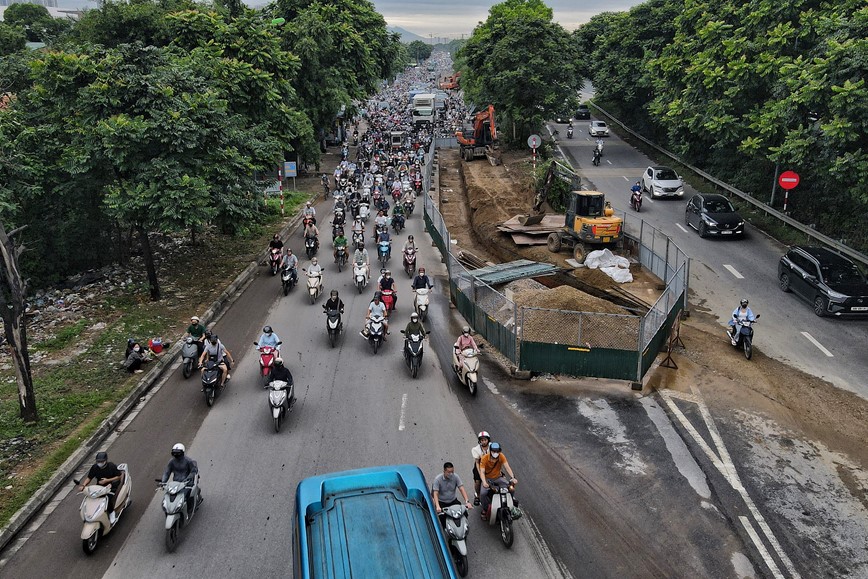 Hang loat tuyen duong bi 'xe thit' - Hinh anh 1