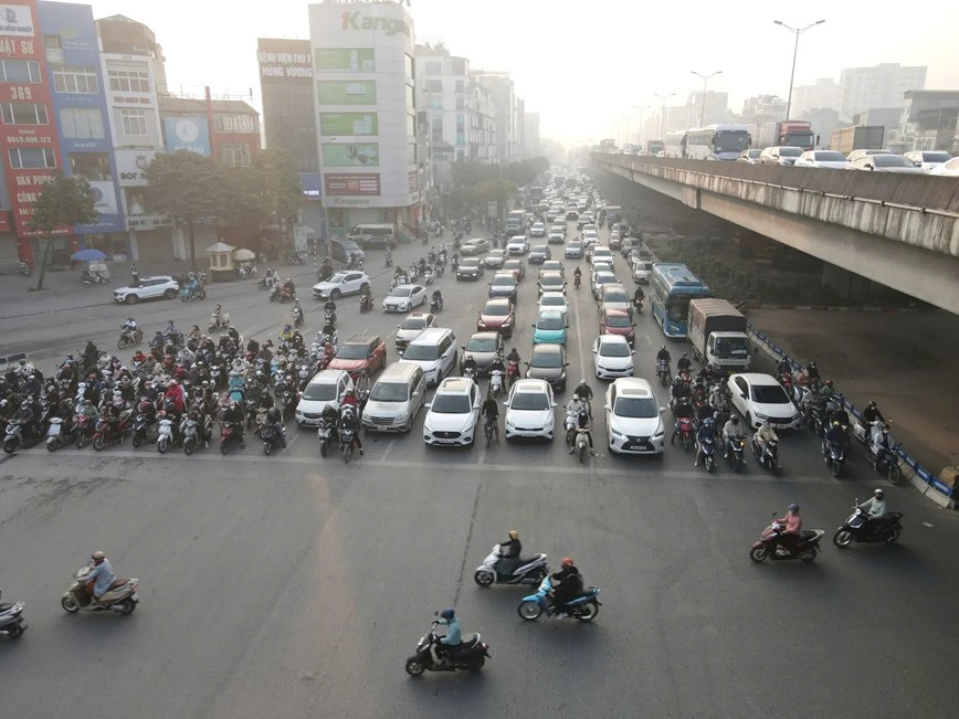 Ha Noi: Uu tien cho giao thong cong cong de giam un tac trong do thi - Hinh anh 1