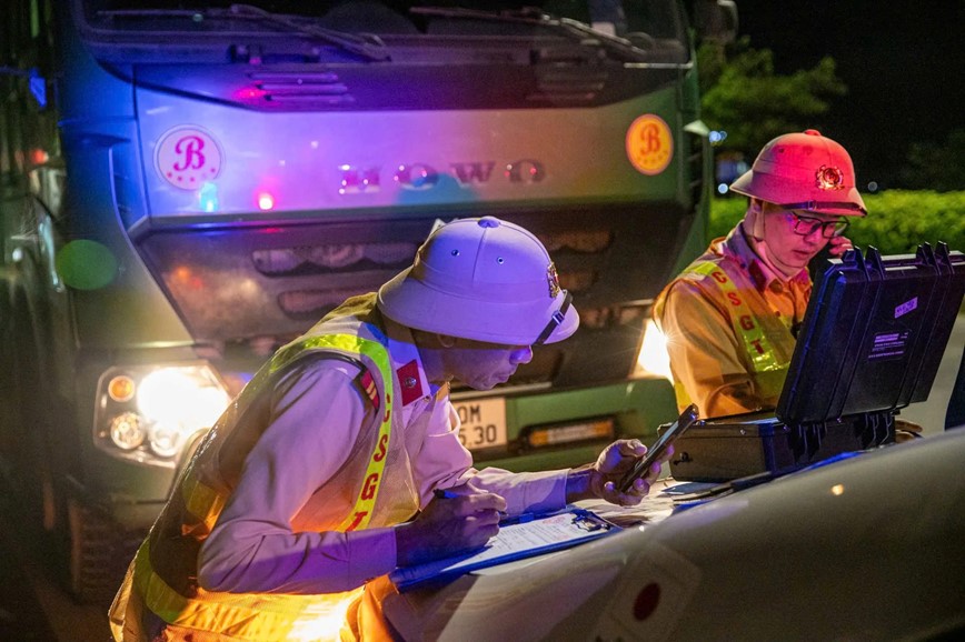 Ha Noi: xu phat 88 xe tai vi pham trong mot dem - Hinh anh 1