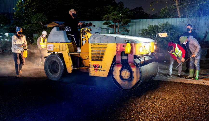 Ha Noi: Cong nhan xuyen dem thi cong du an Vanh dai 2,5  - Hinh anh 7