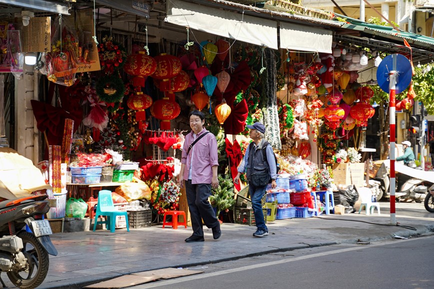 Ha Noi: ra quan do mai che, don dep via he tra lai duong cho nguoi di bo - Hinh anh 8