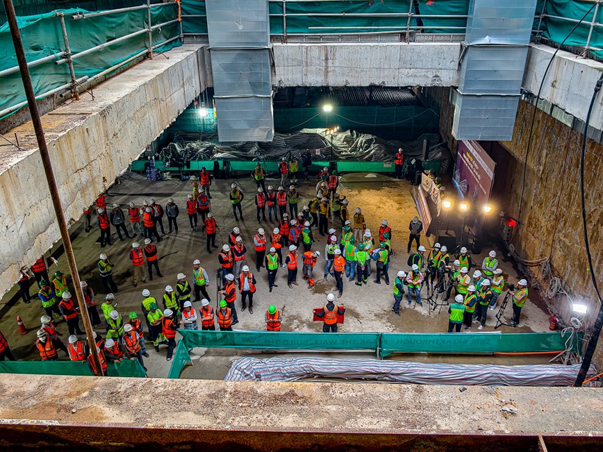 Robot dao ham “Than Toc” hoan thanh khoan 4km xuyen long dat ve dich - Hinh anh 1