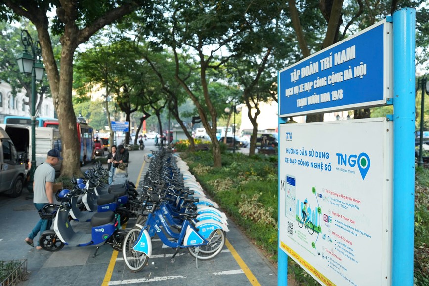 Ha Noi dua xe dien hai banh cong cong vao hoat dong - Hinh anh 10