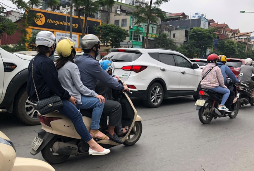 Mot so tuyen duong cua ngo Thu do dong duc trong ngay dau ky nghi le 30/4 - Hinh anh 2