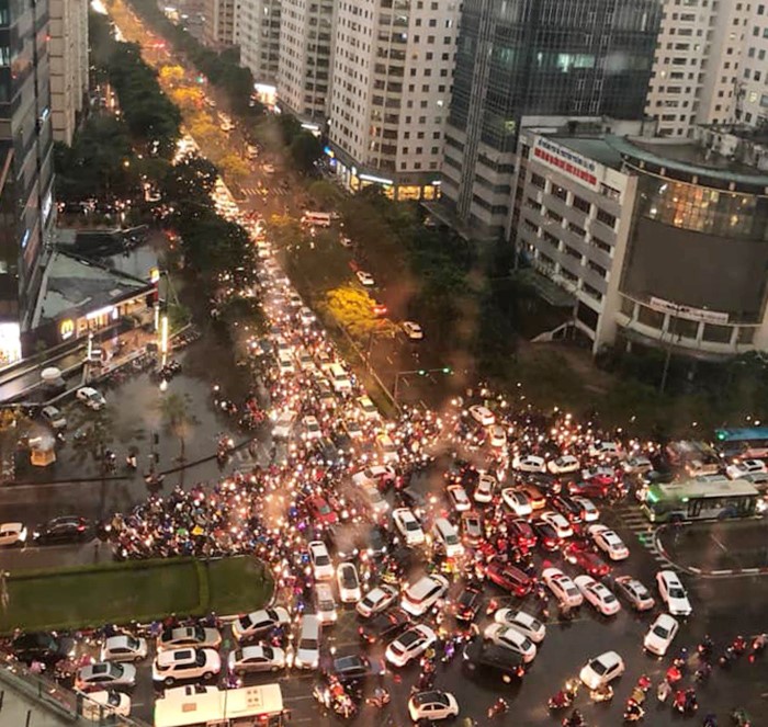 Ha Noi tac duong kinh hoang trong mua lon - Hinh anh 5