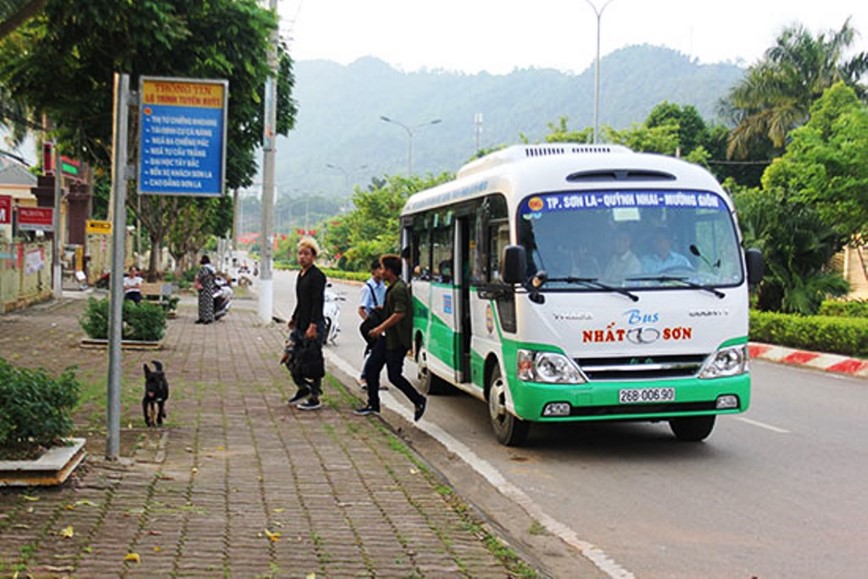 Son La dung hoat dong mot so tuyen van tai khach noi tinh de phong, chong Covid-19 - Hinh anh 1