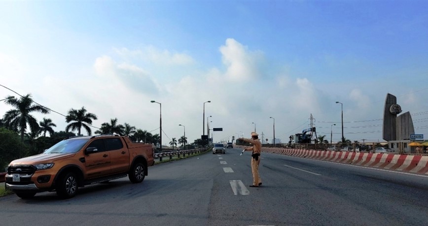 Bo Giao thong de nghi cho nhan vien hang khong duoc su dung giay di duong cu - Hinh anh 1