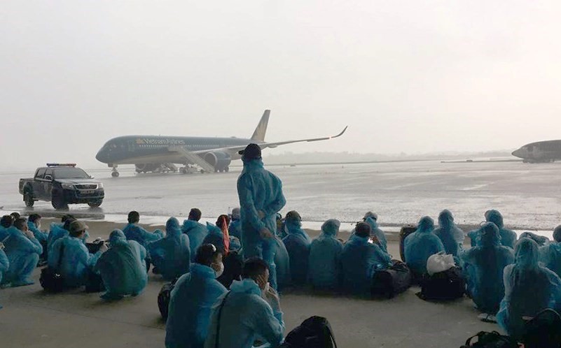 Vietnam Airlines “xung phong” thuc hien chuyen bay giai cuu cong dan Viet Nam o Ukraine - Hinh anh 1