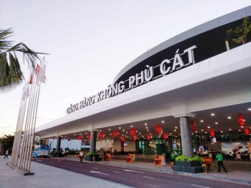 Cang hang khong Phu Cat lieu co duoc nang cap thanh san bay quoc te? - Hinh anh 1