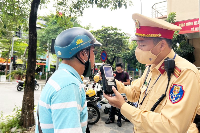 Tinh hinh giao thong ngay Mung 1 Tet co gi dang luu y? - Hinh anh 1