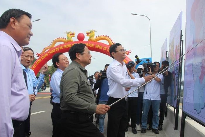 Thu tuong Pham Minh Chinh: Phai quy hoach, phat huy hieu qua duong ven bien Binh Dinh - Hinh anh 1