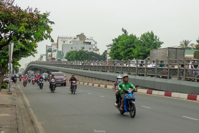 Phan luong giao thong tu xa, chong ket xe cho khu vuc san bay Tan Son Nhat - Hinh anh 1