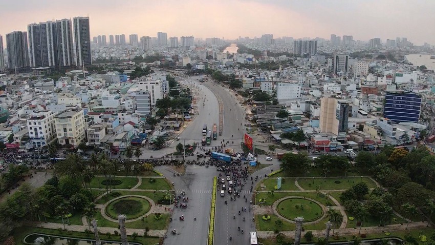 TP Ho Chi Minh: Mo rong duong Nguyen Van Linh giam un tac giao thong khu vuc phia Nam Sai Gon - Hinh anh 1