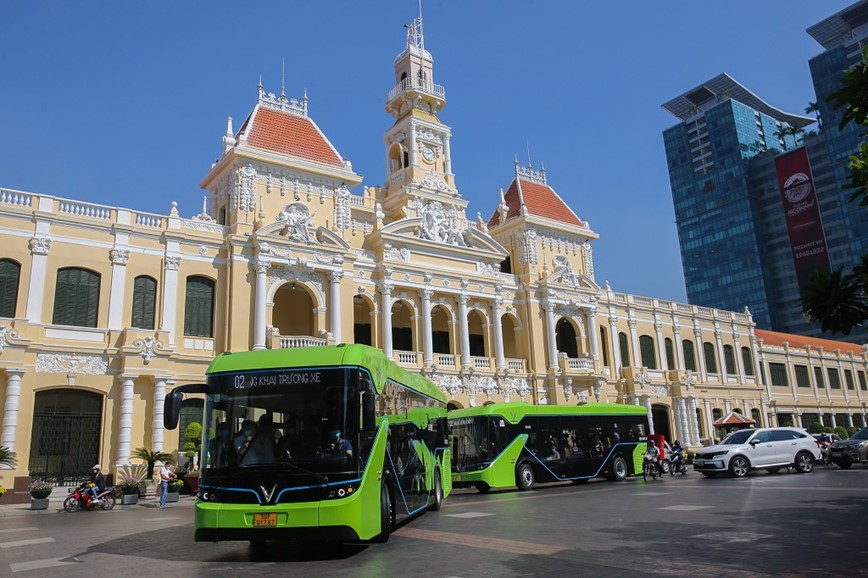 TP Ho Chi Minh: Nghien cuu su dung xe buyt dien cho tuyen BRT so 1 - Hinh anh 1