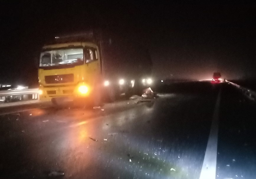 Tiep tuc tai nan nghiem trong tren cao toc Cam Lo - La Son: 2 nguoi tu vong - Hinh anh 2