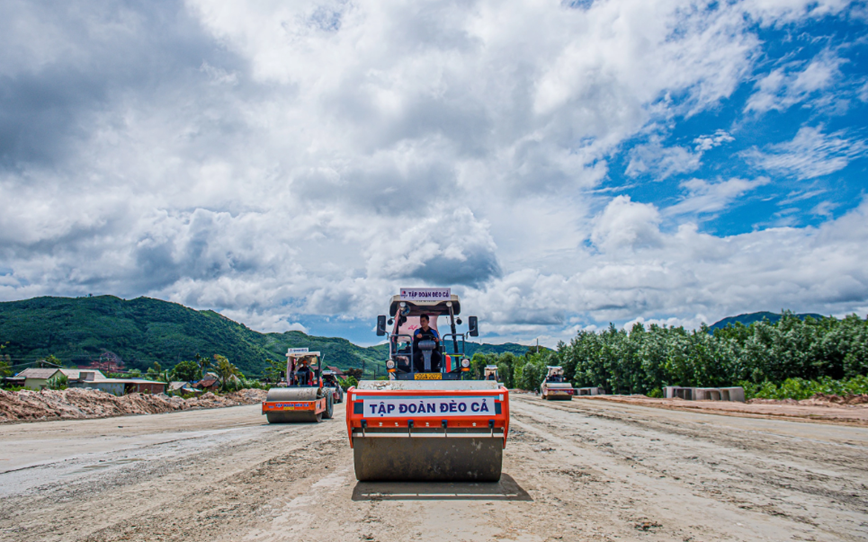 Xac dinh vi tri 2 tram dung nghi tren cao toc Quang Ngai - Hoai Nhon - Hinh anh 1