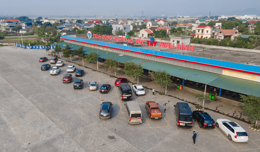 Bo GTVT uy quyen trien khai dau tu tram dung nghi cao toc Bac - Nam - Hinh anh 1