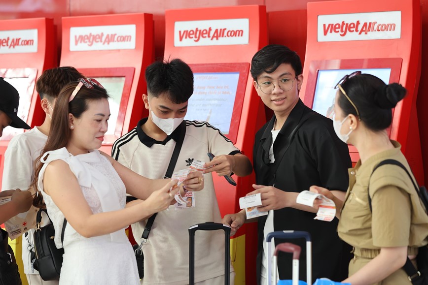 Vietjet tang them 1,4 trieu ve phuc vu cao diem He - Hinh anh 1