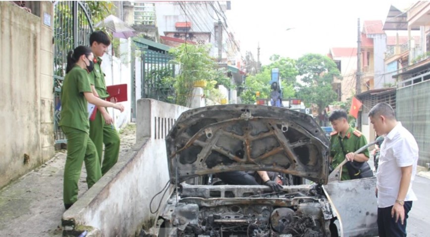 Lang Son: xe hop dau ven duong chay du doi luc rang sang - Hinh anh 2