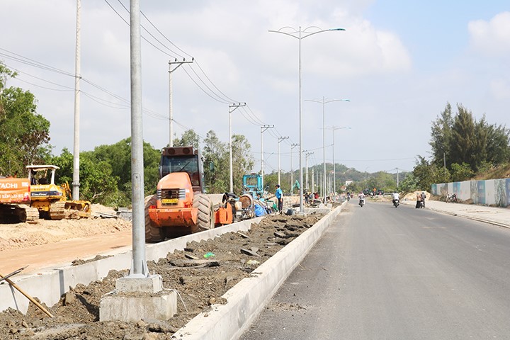 Phe duyet Du an tuyen duong bo ven bien Phu Yen doan Tuy An - Tuy Hoa - Hinh anh 1