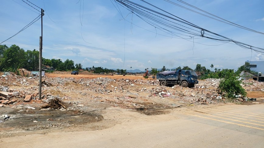 Khai thong diem “kho nhan” trong mat bang cao toc Quang Ngai - Hoai Nhon - Hinh anh 1