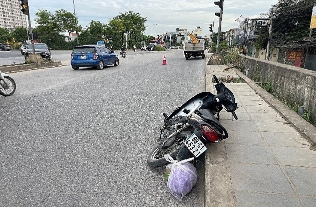 Ha Noi: tim nguoi biet thong tin vu tai nan chet nguoi tren duong An Duong Vuong - Hinh anh 1