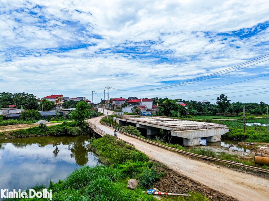 Du an nang cap, cai tao Tinh lo 412 thi cong dang do, do dau? - Hinh anh 2