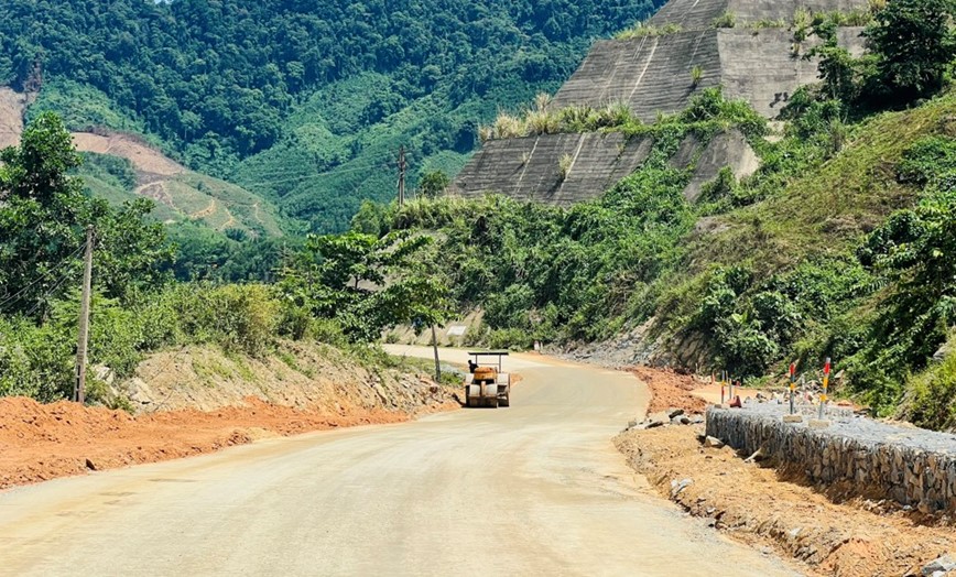 Quang Nam doc thuc tien do du an nang cap Quoc lo 14E - Hinh anh 3