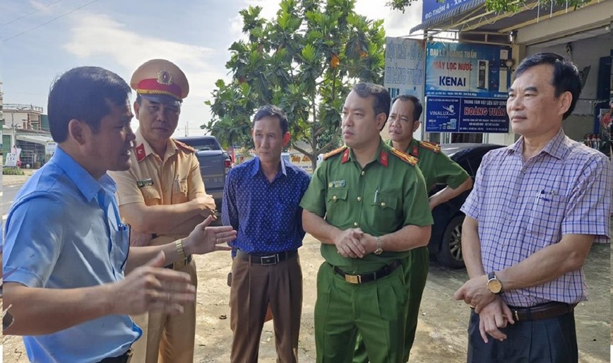 Dak Nong: khan truong khac phuc “diem den” tai nan giao thong tai cho 312 - Hinh anh 1