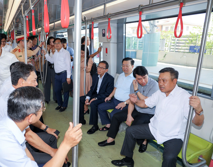 Duong sat Nhon - Ga Ha Noi: Lam tat ca de dua tau vao van hanh - Hinh anh 1