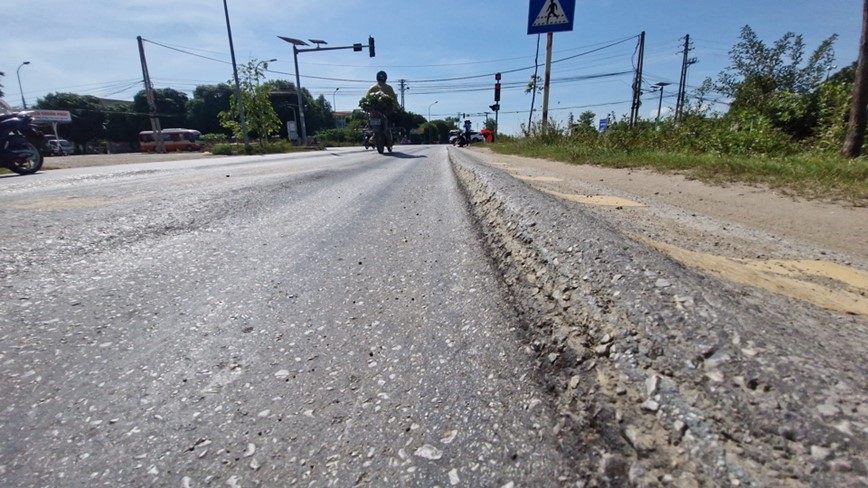 Nghe An: noi lo mat an toan giao thong tren tuyen duong 35 met - Hinh anh 2