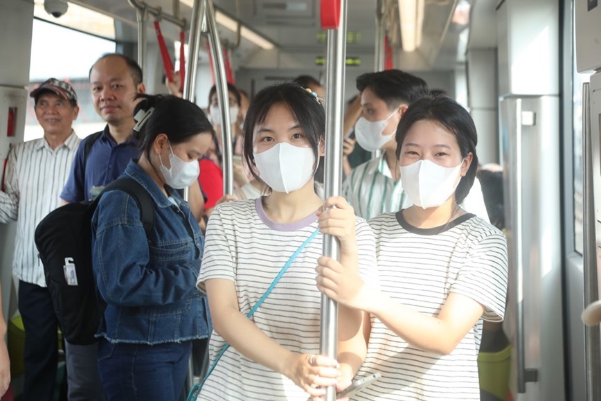 Metro Nhon-ga Ha Noi chinh thuc khai thac thuong mai - Hinh anh 12