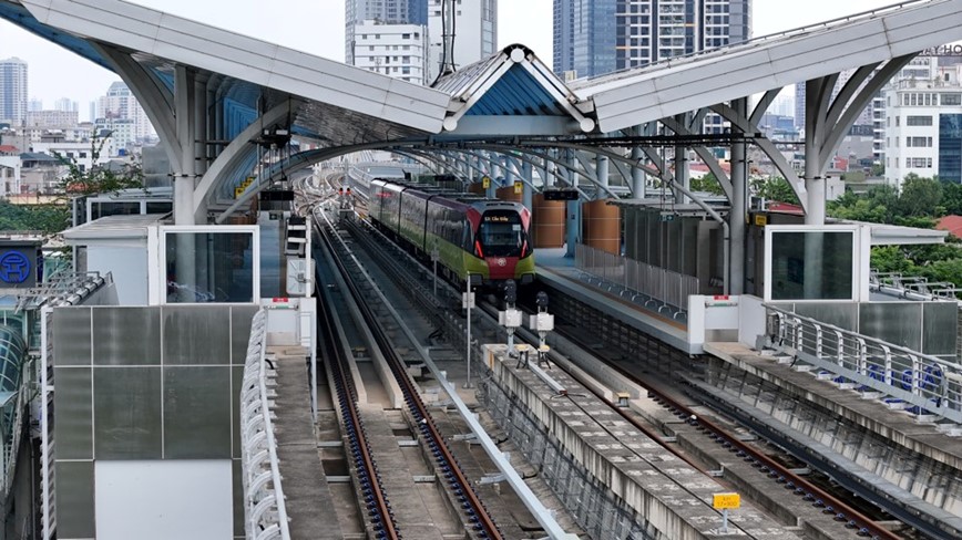 Metro Nhon-ga Ha Noi chinh thuc khai thac thuong mai - Hinh anh 2