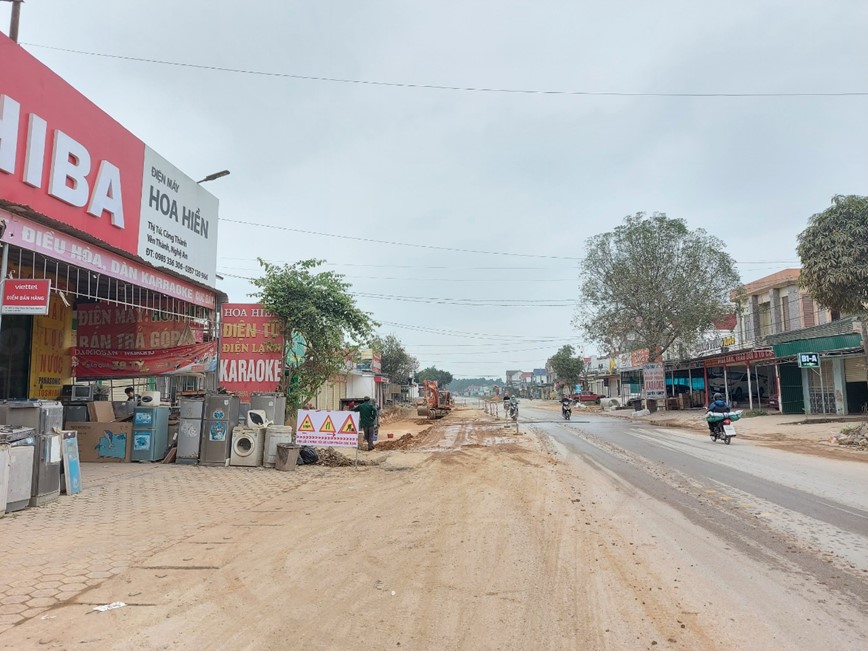 Giai quyet kho khan de tang toc thi cong duy tu, nang cap Quoc lo 7A - Hinh anh 1