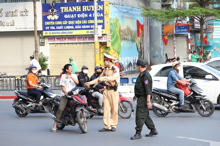 Thuong ton phap luat de xay dung van hoa giao thong an toan - Hinh anh 1