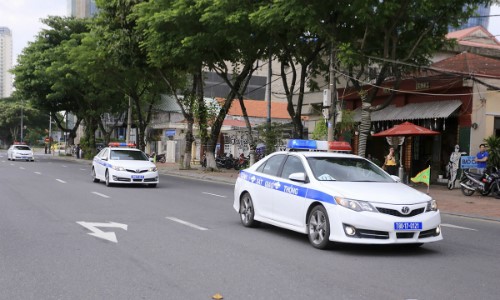 Bo Cong an de xuat nhieu truong hop thu hoi giay phep xe uu tien - Hinh anh 1